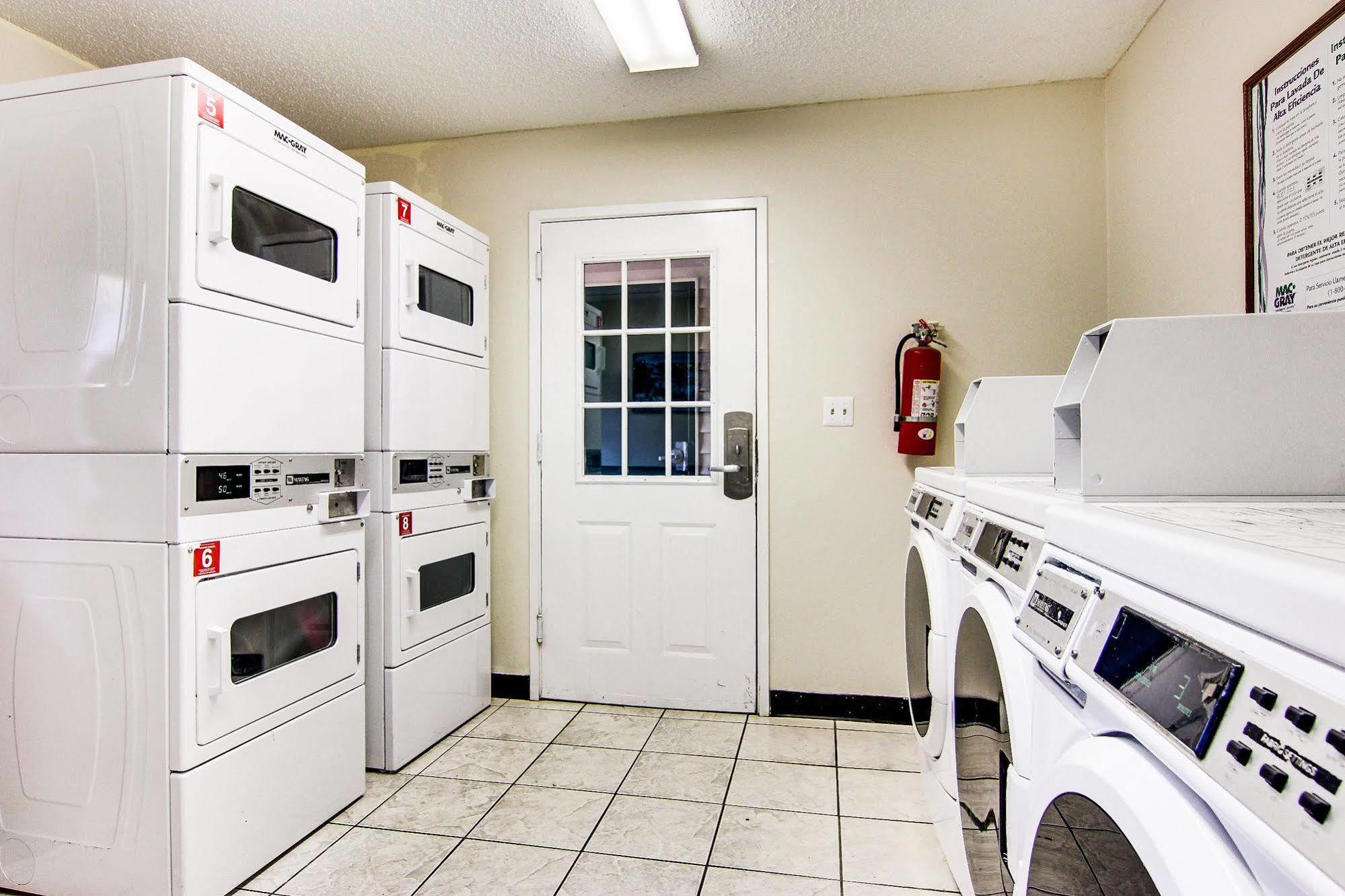 Sun Suites Of Jacksonville Buitenkant foto